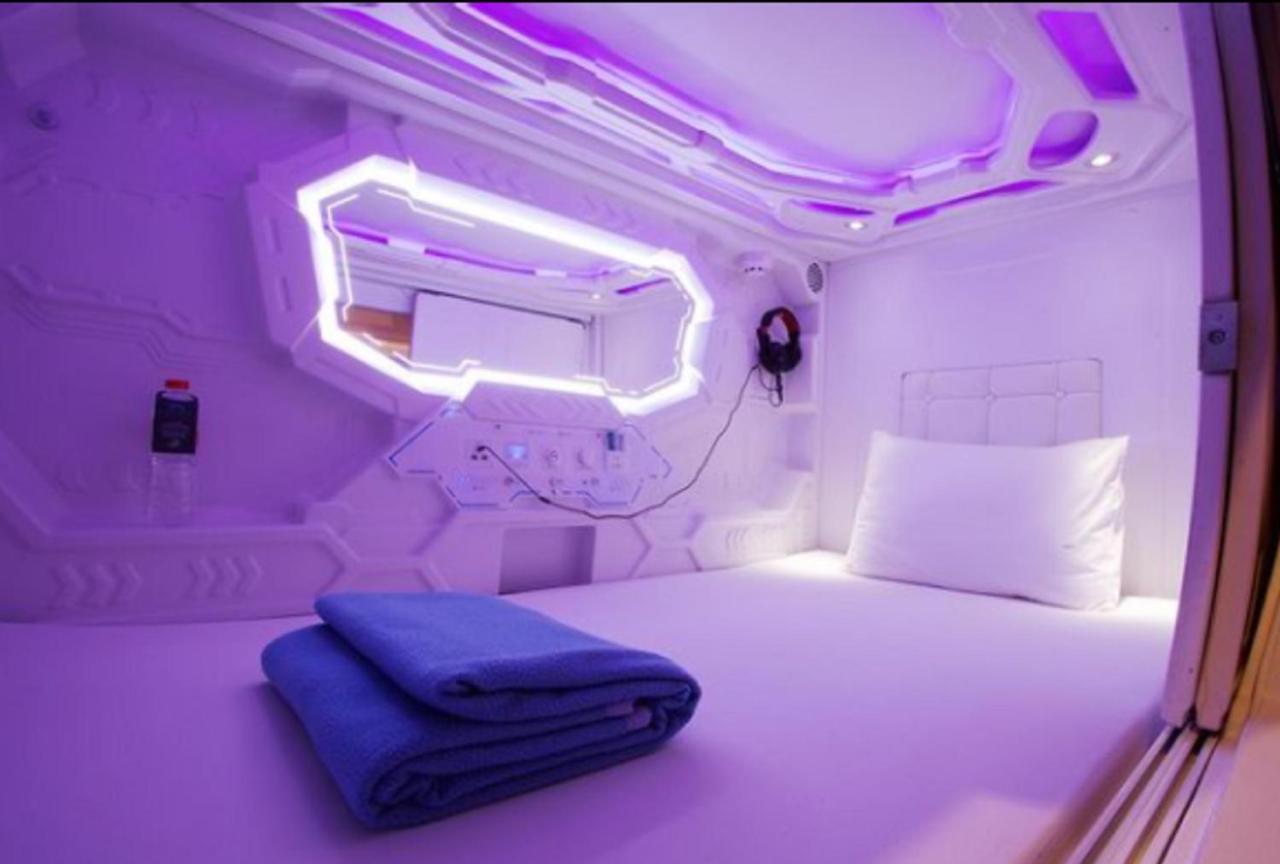 Super Oyo 91328 Fiducia Capsule Hotel Jakarta Ngoại thất bức ảnh