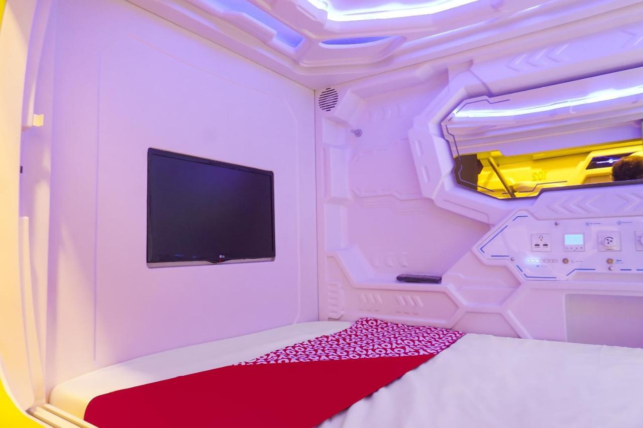 Super Oyo 91328 Fiducia Capsule Hotel Jakarta Ngoại thất bức ảnh