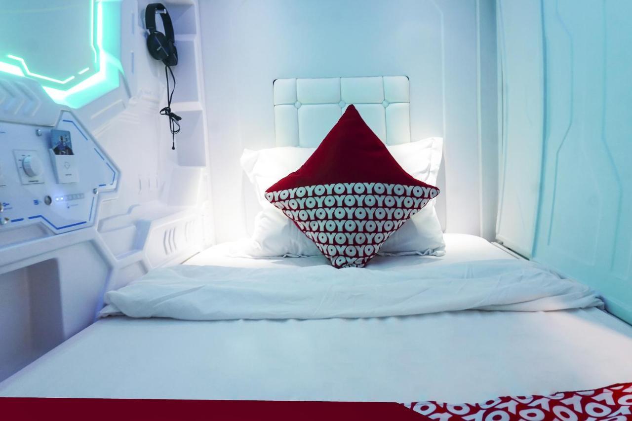 Super Oyo 91328 Fiducia Capsule Hotel Jakarta Ngoại thất bức ảnh