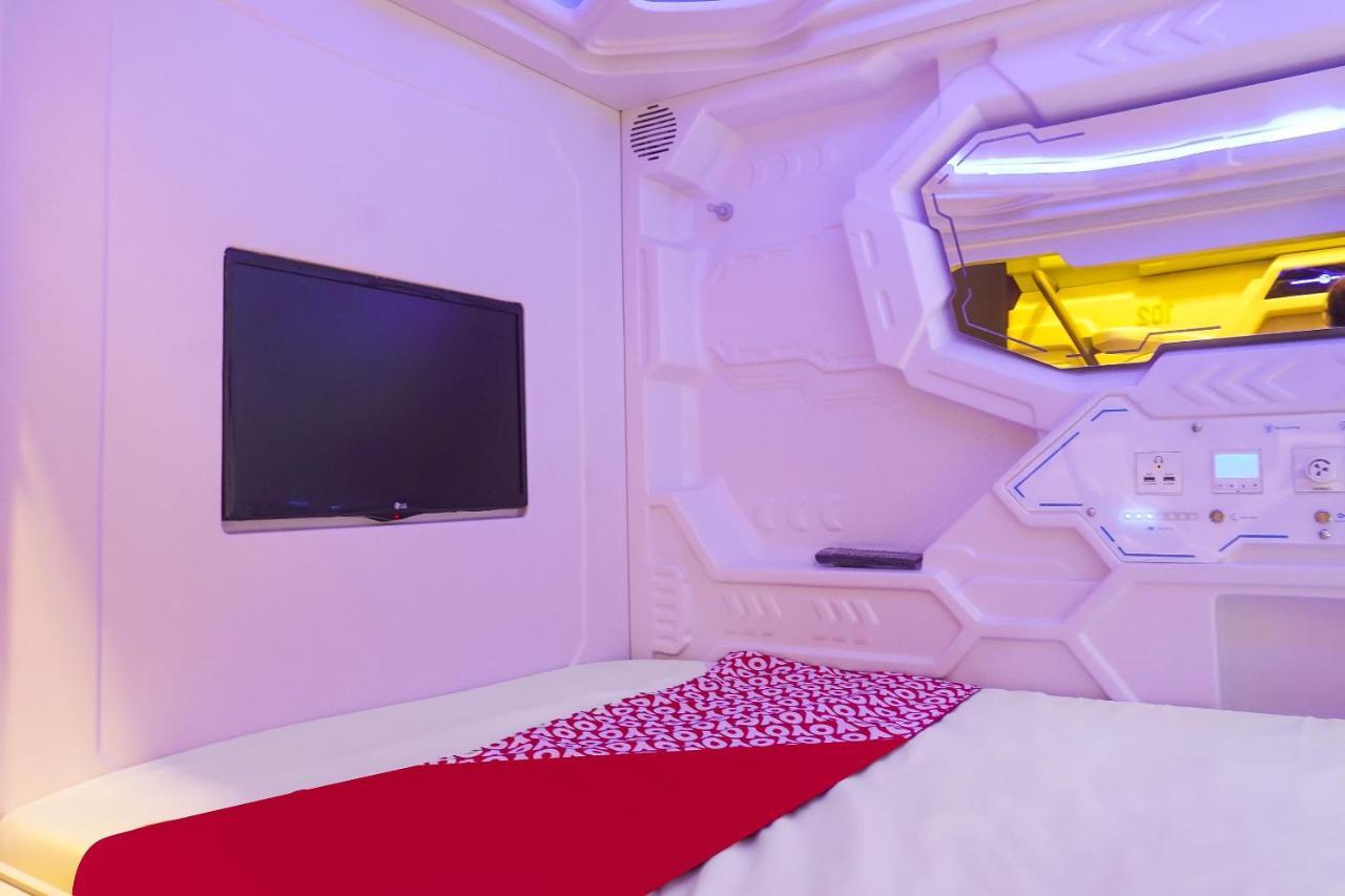 Super Oyo 91328 Fiducia Capsule Hotel Jakarta Ngoại thất bức ảnh