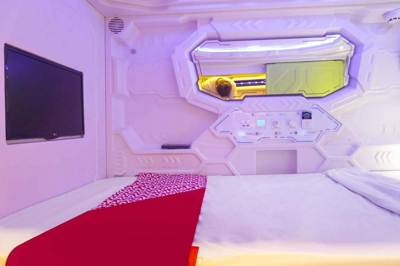 Super Oyo 91328 Fiducia Capsule Hotel Jakarta Ngoại thất bức ảnh