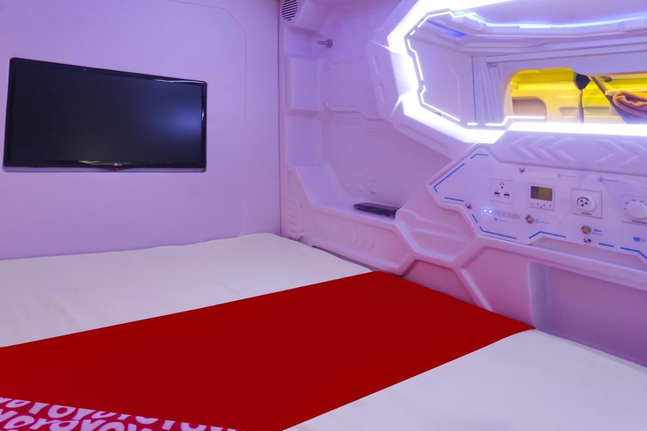 Super Oyo 91328 Fiducia Capsule Hotel Jakarta Ngoại thất bức ảnh