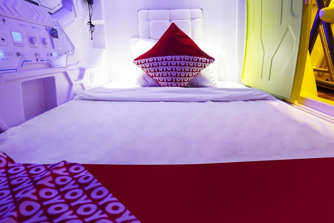 Super Oyo 91328 Fiducia Capsule Hotel Jakarta Ngoại thất bức ảnh